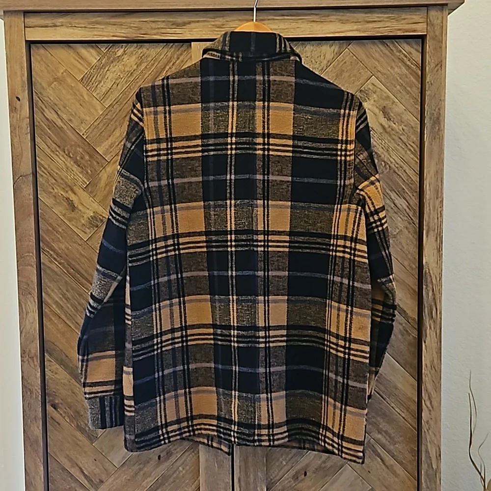 Fall shirt jacket - Picture 2 of 3